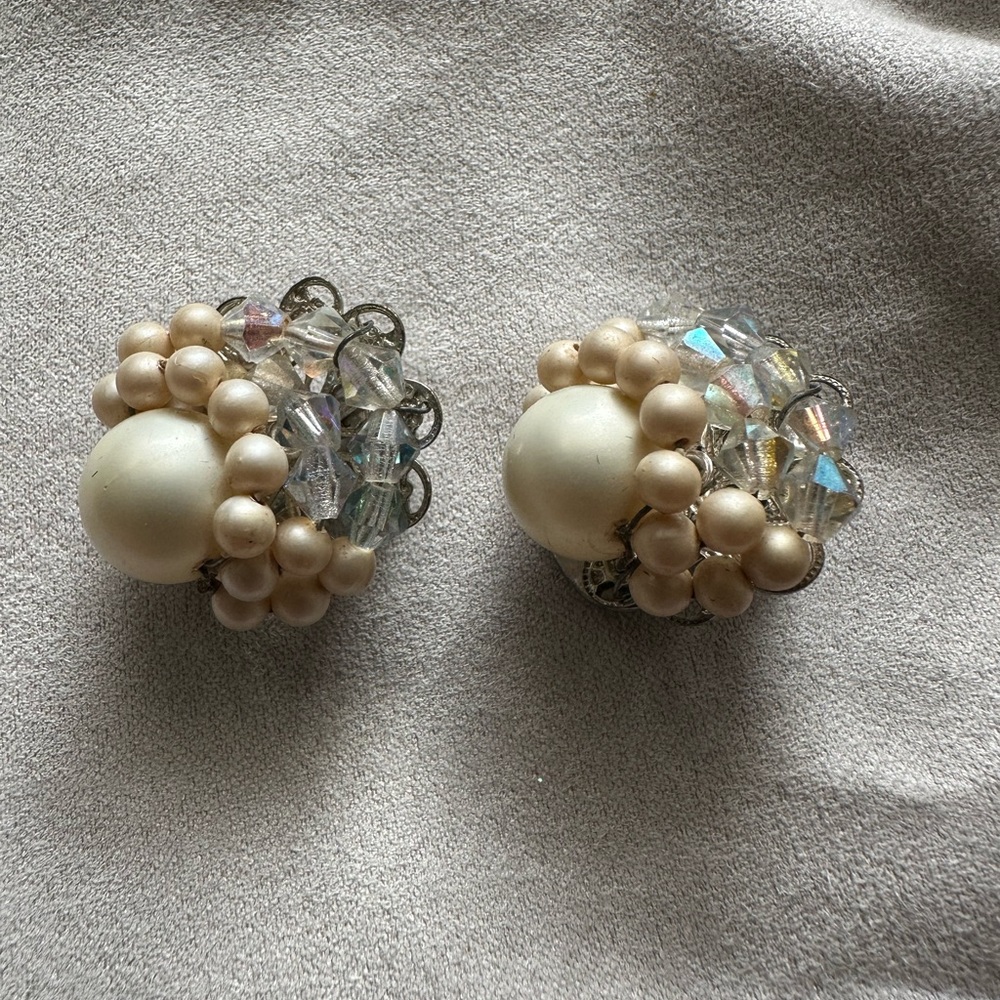 Elegant Pearl and Crystal Cluster Earrings